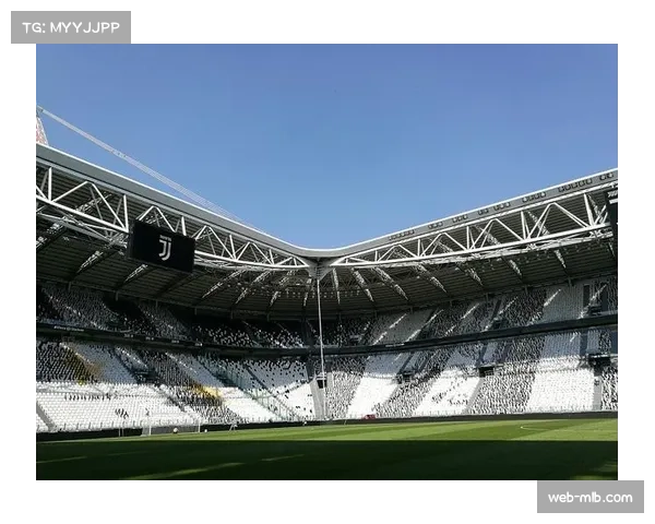 都灵安联球场因无人机入侵短暂中断比赛，安全协议启动